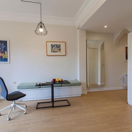 Apartment Near The Marina, Валенсия Экстерьер фото