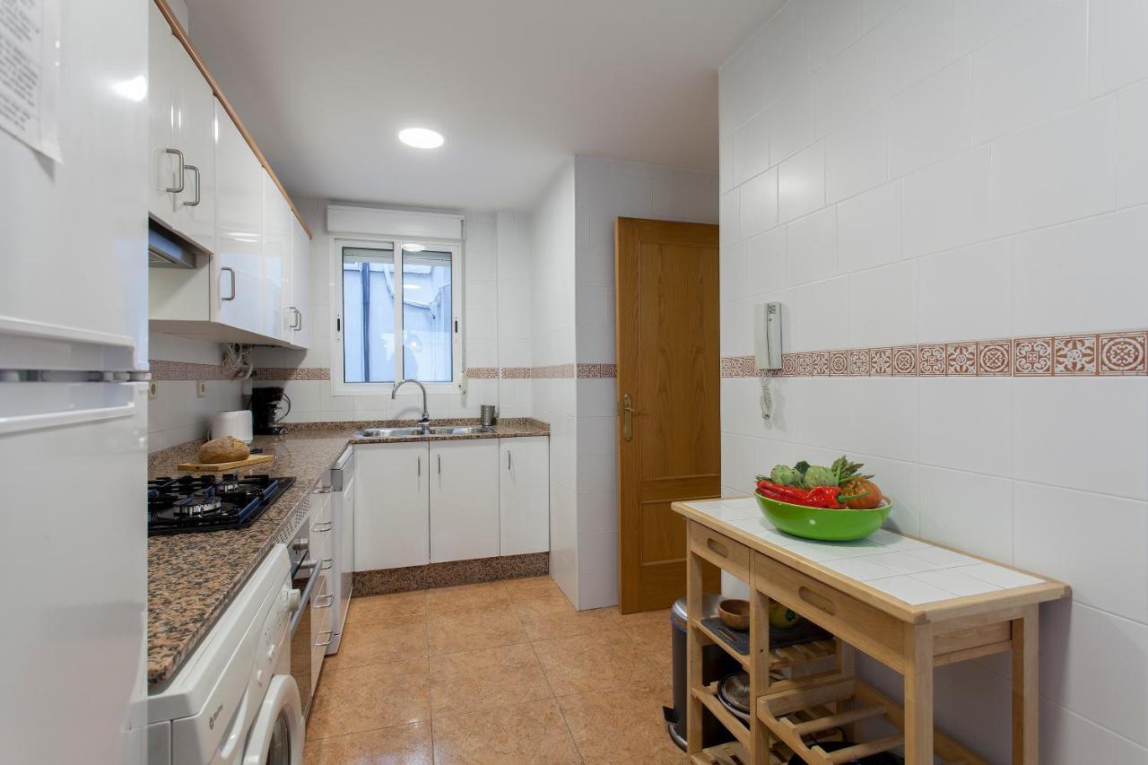 Apartment Near The Marina, Валенсия Экстерьер фото