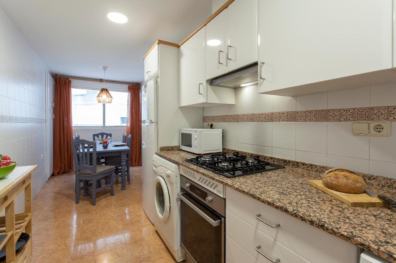 Apartment Near The Marina, Валенсия Экстерьер фото